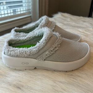 OOFOS Women gray Clog Mule Shoes/Slippers with Plush Lining Shoes Sz 8